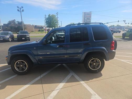 Atlantic Blue Pearlcoat 2004 Jeep Liberty Sport