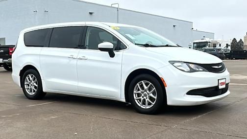 2023 Chrysler Voyager LX