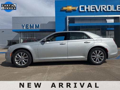 2019 Chrysler 300 Touring
