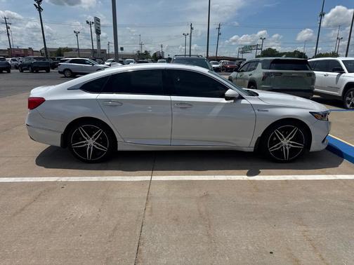 White 2022 Honda Accord Hybrid Touring