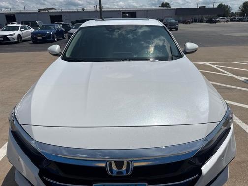 White 2022 Honda Accord Hybrid Touring