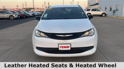 2025 Chrysler Voyager LX