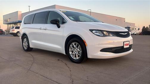 2025 Chrysler Voyager LX