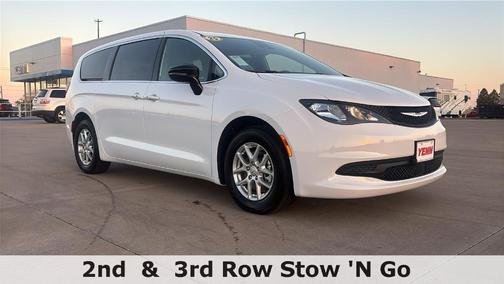 2025 Chrysler Voyager LX