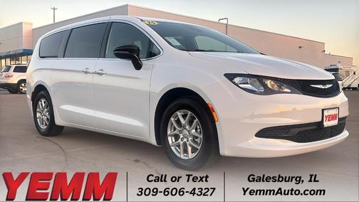 2025 Chrysler Voyager LX