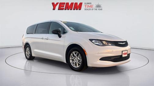 2025 Chrysler Voyager LX