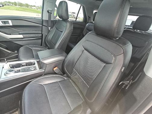 Agate Black Metallic 2022 Ford Explorer Limited