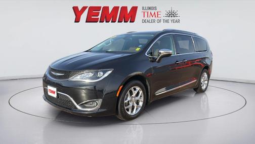Brilliant Black Crystal Pearlcoat 2018 Chrysler Pacifica Limited