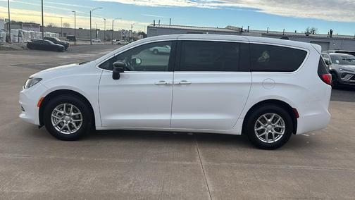 2026 Chrysler Voyager LX