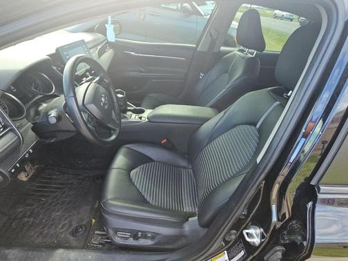 Midnight Black Metallic 2023 Toyota Camry SE Nightshade