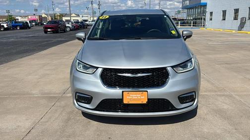 2023 Chrysler Pacifica Touring-L