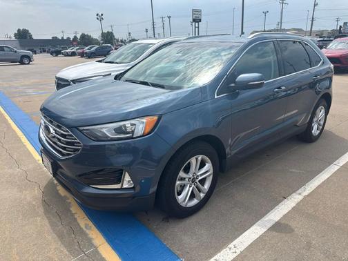 Blue Metallic 2019 Ford Edge SEL