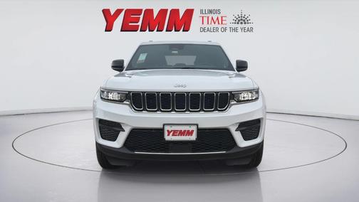 Bright White 2026 Jeep Grand Cherokee Laredo X 4x4