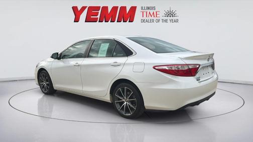 Blizzard Pearl 2017 Toyota Camry XSE