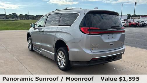 2021 Chrysler Pacifica Touring-L