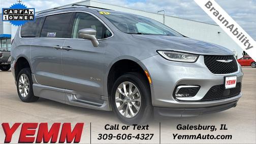 2021 Chrysler Pacifica Touring-L