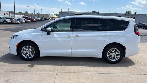 2023 Chrysler Pacifica Touring-L