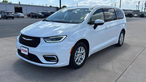2023 Chrysler Pacifica Touring-L