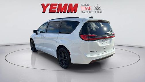 Bright White 2026 Chrysler Pacifica Select AWD