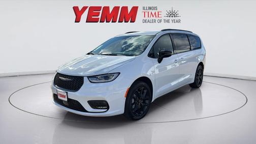 Bright White 2026 Chrysler Pacifica Select AWD