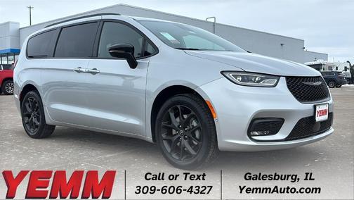 2026 Chrysler Pacifica Select AWD