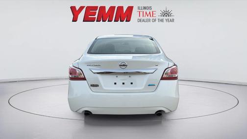 Pearl White 2013 Nissan Altima 2.5 S
