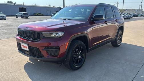 2025 Jeep Grand Cherokee Laredo