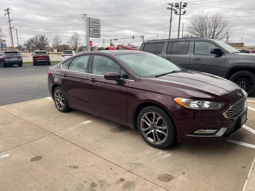 2017 Ford Fusion SE