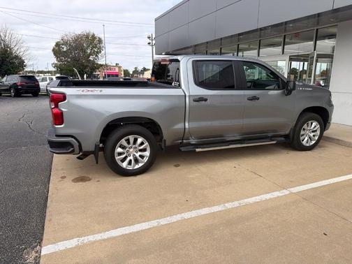 Sterling Gray Metallic 2025 Chevrolet Silverado 1500 Custom