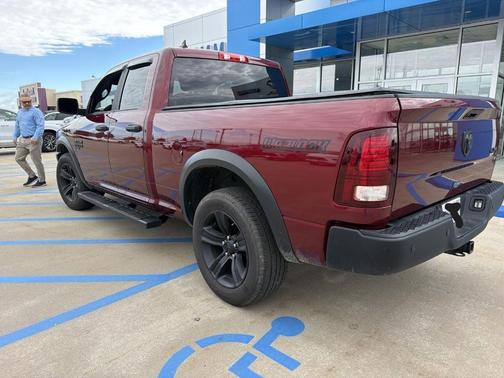 Delmonico Red Pearlcoat 2022 RAM 1500 Classic SLT
