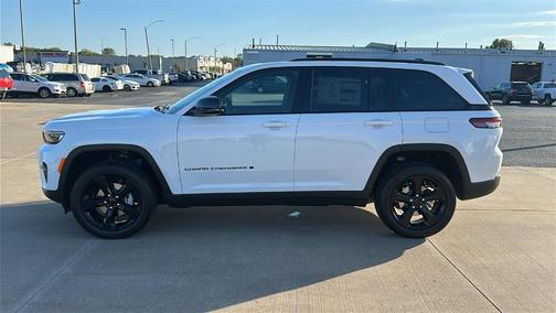2025 Jeep Grand Cherokee Laredo