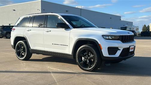 2025 Jeep Grand Cherokee Laredo