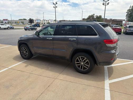Granite Crystal Clearcoat Metallic 2018 Jeep Grand Cherokee Limited