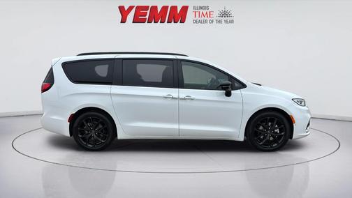 2026 Chrysler Pacifica Limited