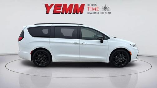 Bright White 2026 Chrysler Pacifica Limited