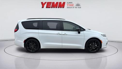 2026 Chrysler Pacifica Limited