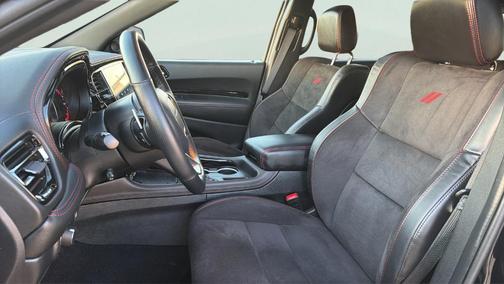 DB Black Crystal Clearcoat 2026 Dodge Durango GT