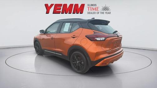 Monarch Orange / Super Black 2023 Nissan Kicks SR