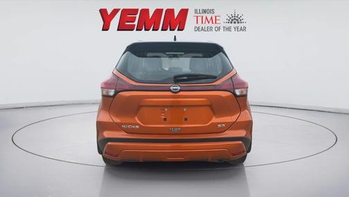 Monarch Orange / Super Black 2023 Nissan Kicks SR