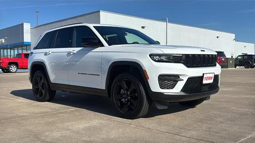 2025 Jeep Grand Cherokee Laredo