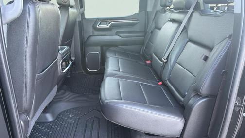 Onyx Black 2022 GMC Sierra 1500 SLT