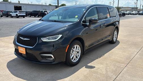 2023 Chrysler Pacifica Touring-L