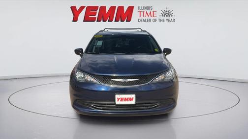 Jazz Blue Pearlcoat 2020 Chrysler Voyager LXI