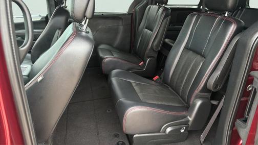 Octane Red Pearlcoat 2017 Dodge Grand Caravan GT
