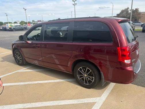 Octane Red Pearlcoat 2017 Dodge Grand Caravan GT