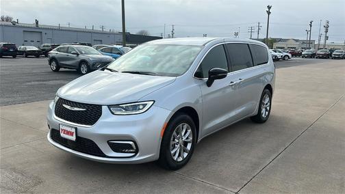 2026 Chrysler Pacifica Select AWD