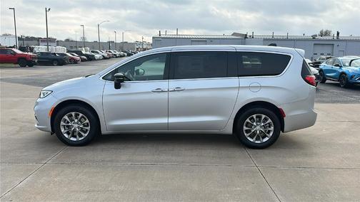 2026 Chrysler Pacifica Select AWD