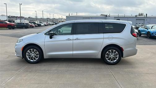 2026 Chrysler Pacifica Select AWD