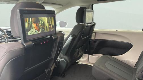 2020 Chrysler Pacifica Touring