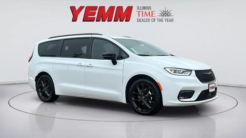 Bright White 2026 Chrysler Pacifica Select